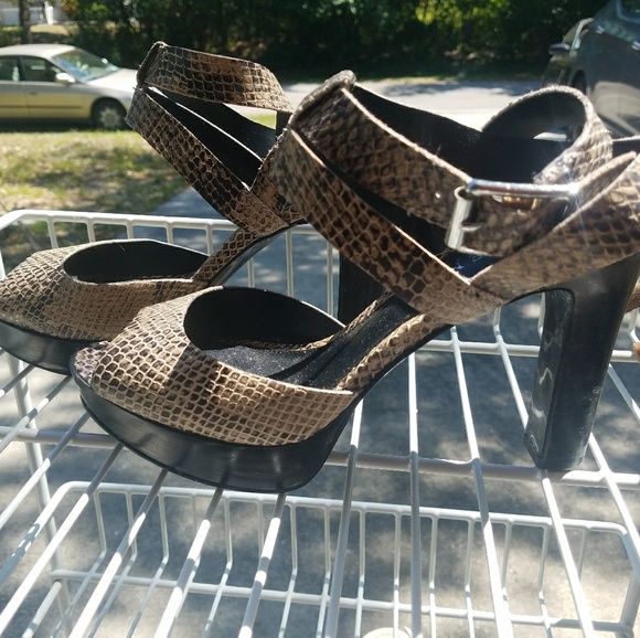 Ralph Lauren heels - Picture 2 of 2